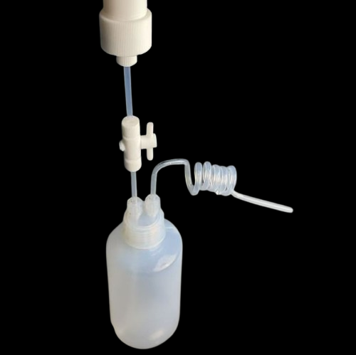 PTFE filter column and PFA reaction bottle